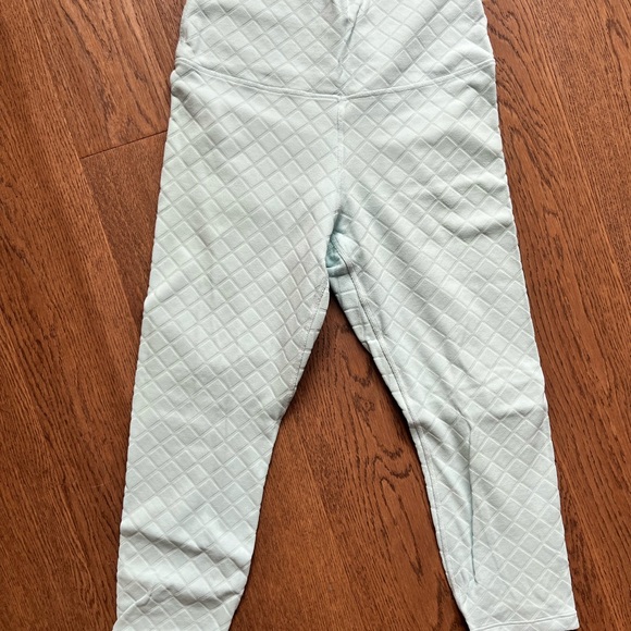 Nike Capri Leggings - Picture 3 of 5